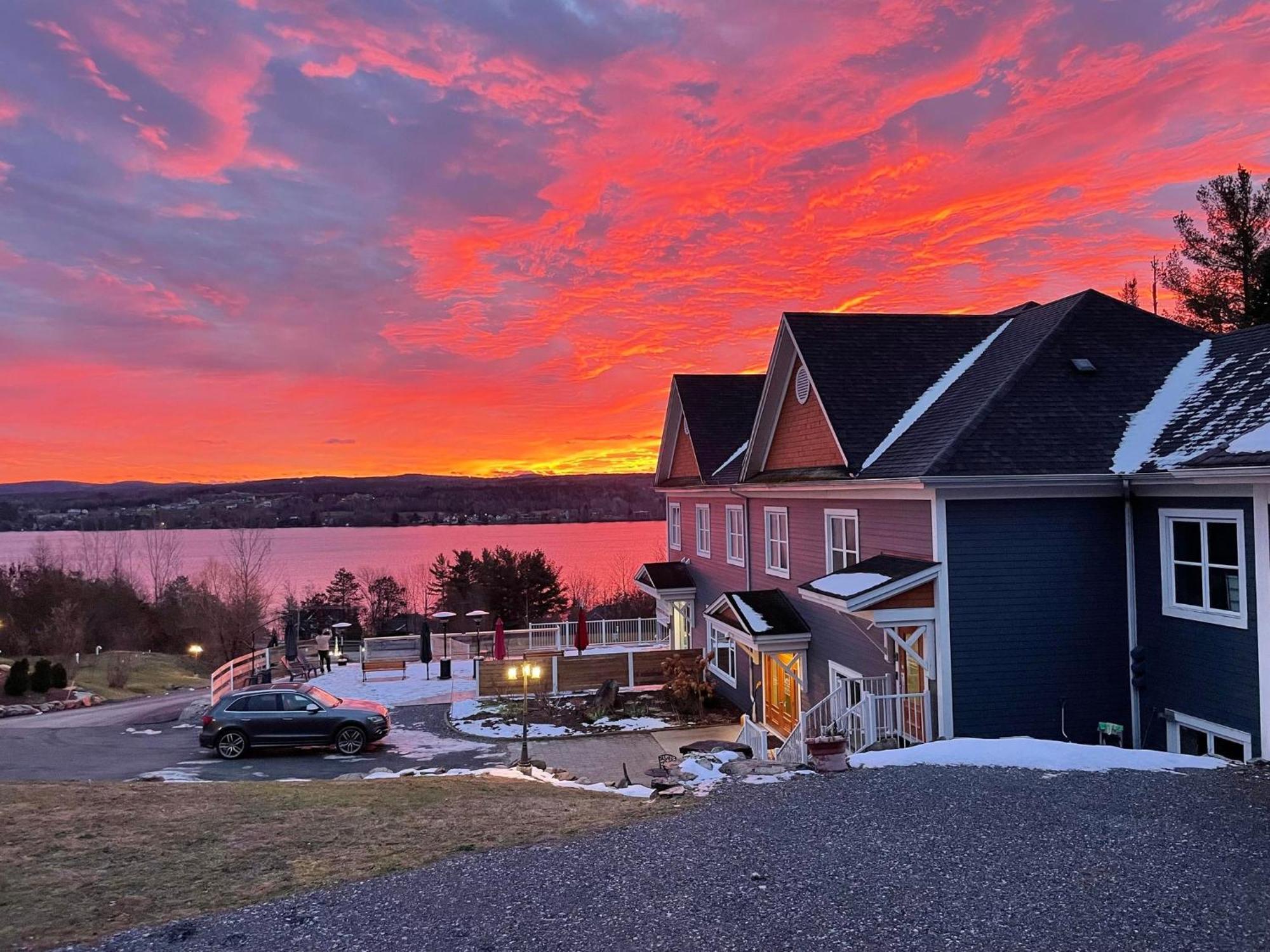 Location Au Sommet Du Lac Magog Buitenkant foto