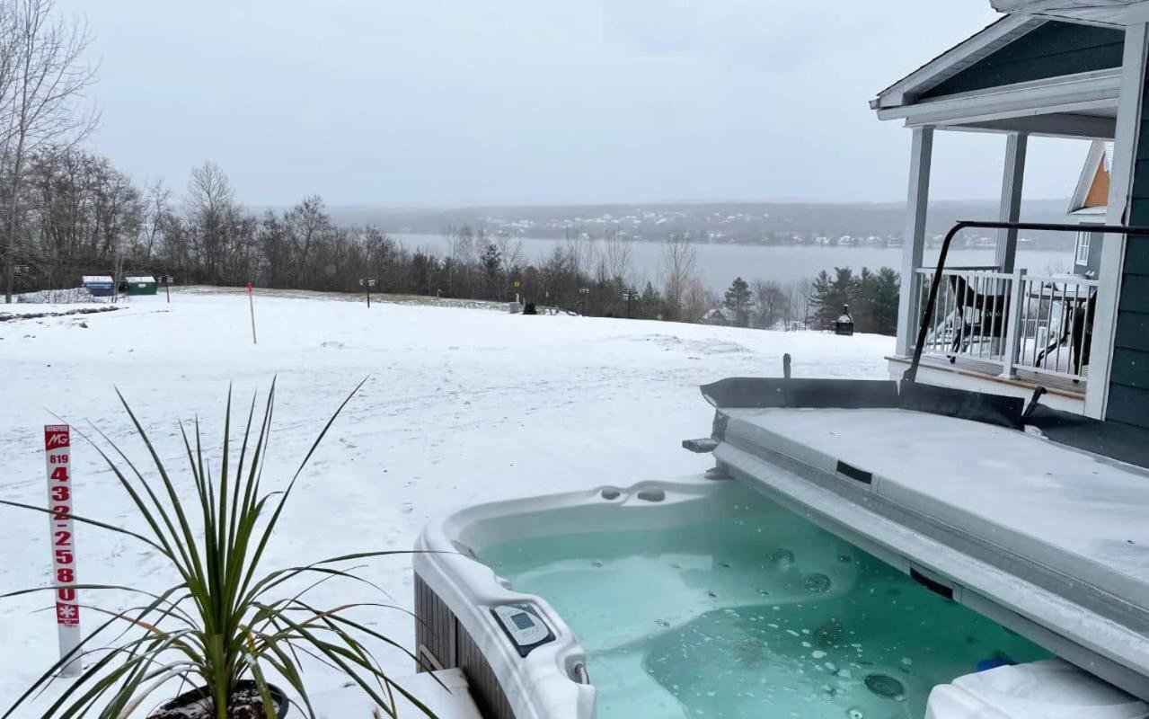 Location Au Sommet Du Lac Magog Buitenkant foto